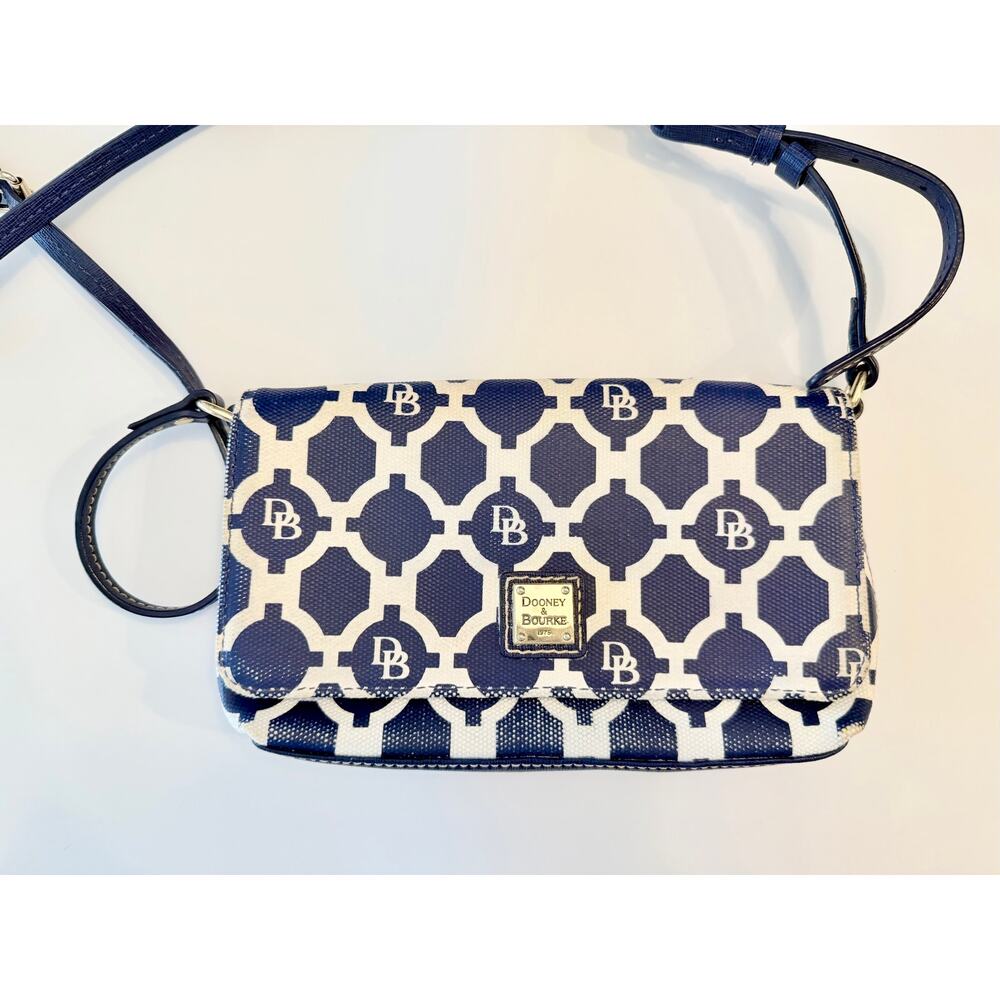 Dooney & Bourke DB Logo Trellis Crossbody Bag – Navy & White Coated Canvas